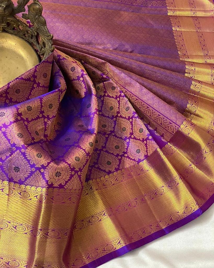 Snazzy Purple Soft Silk Saree With Artistic Blouse Piece