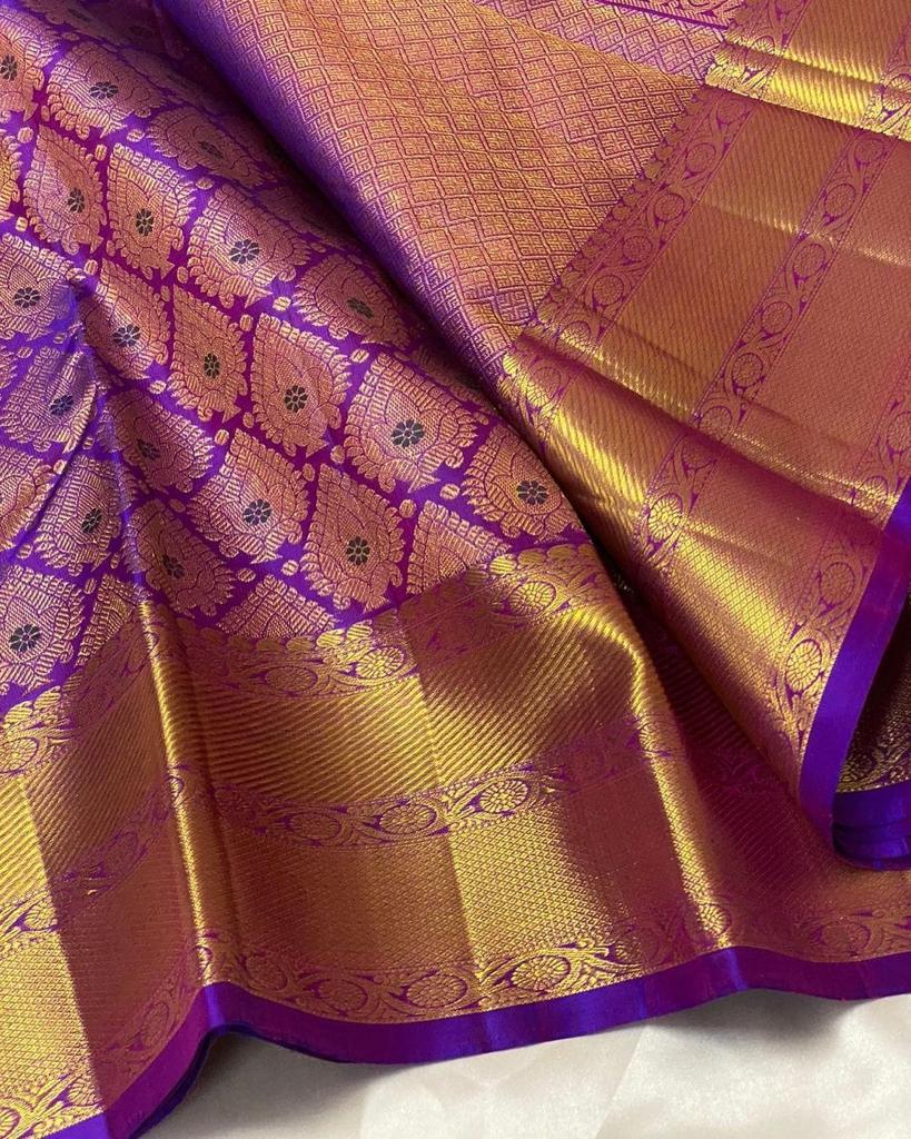 Snazzy Purple Soft Silk Saree With Artistic Blouse Piece