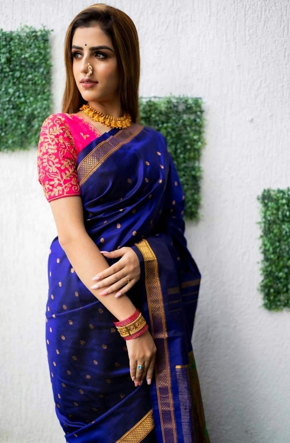 Vestigial Royal Blue Paithani Silk Saree With Denouement Blouse Piece