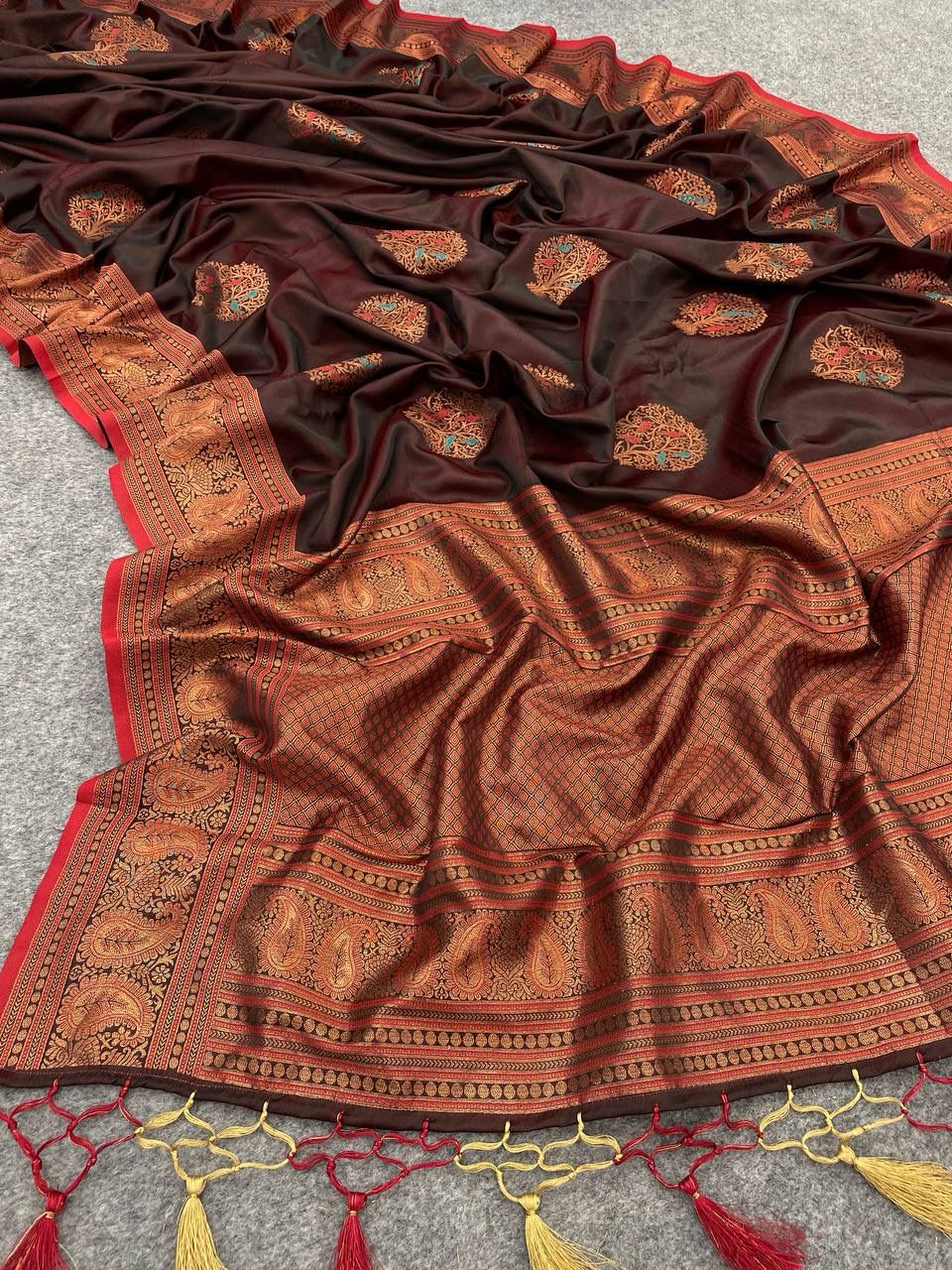 Exceptional Brown Soft Banarasi Silk Saree With Enthralling Blouse Piece