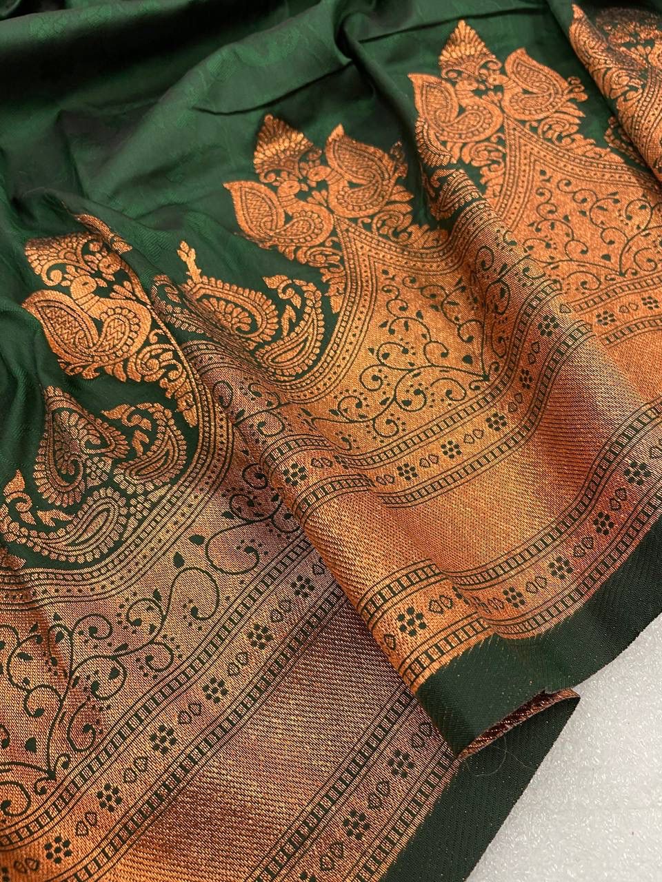 Innovative Dark Green Soft Banarasi Silk Saree With Snazzy Blouse Piece