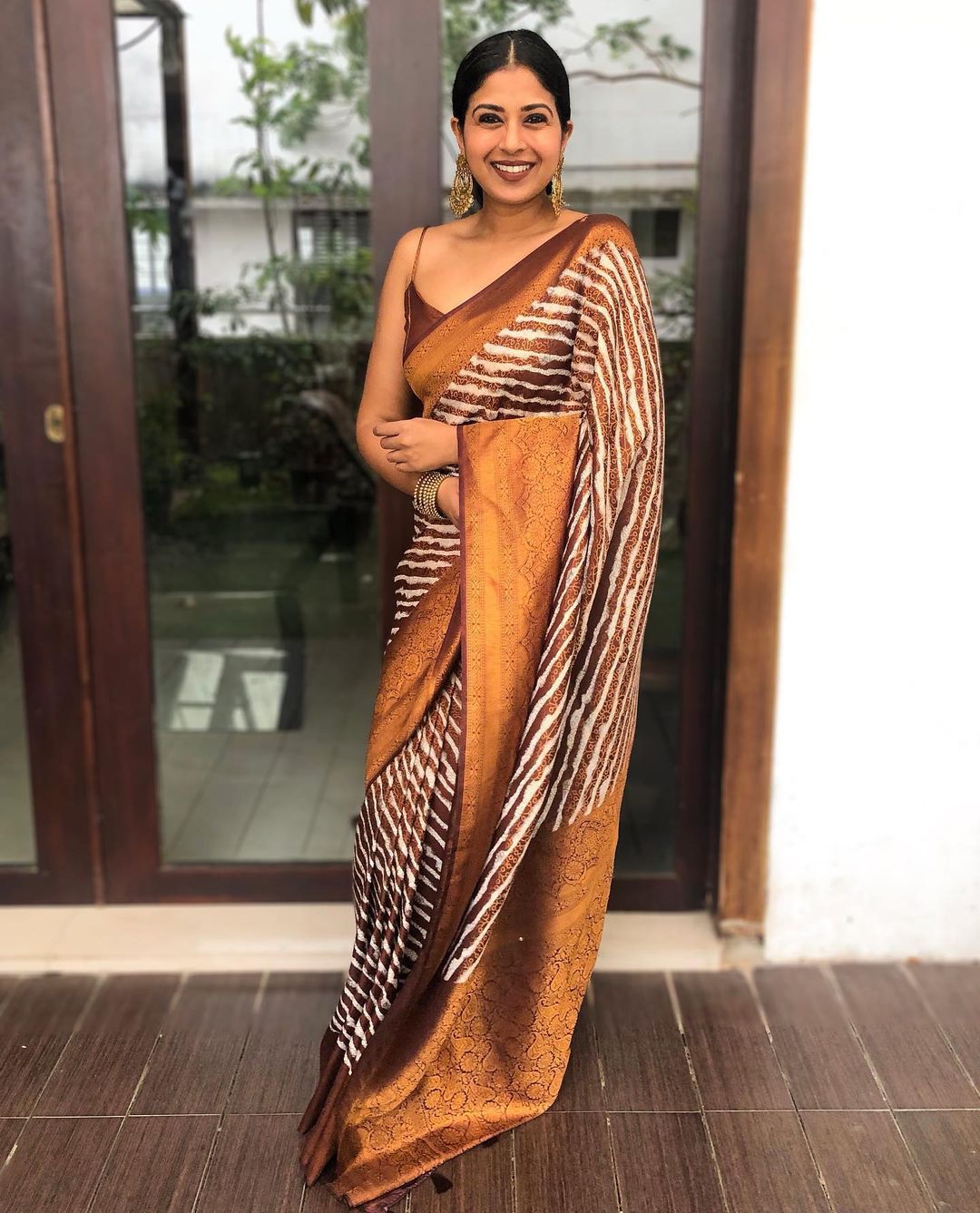 Pleasurable Brown Soft Banarasi Silk Saree With Magnetic Blouse Piece