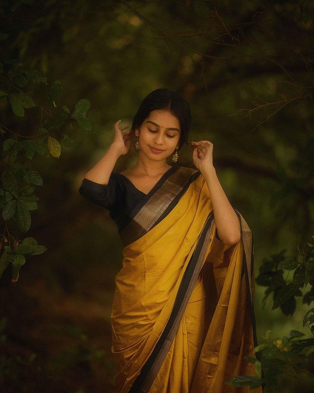Elegant Yellow Soft Banarasi Silk Saree With Staring Blouse Piece