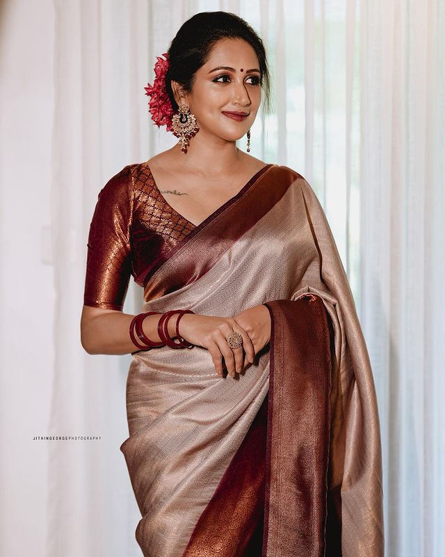 Traditional Beige Soft Silk Saree with Lissome Blouse Piece