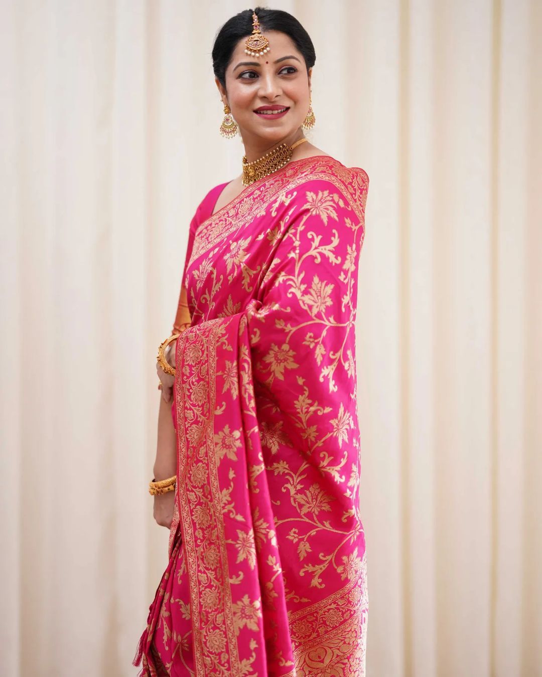 Denouement Dark Pink Soft Banarasi Silk Saree With Prodigal Blouse Piece