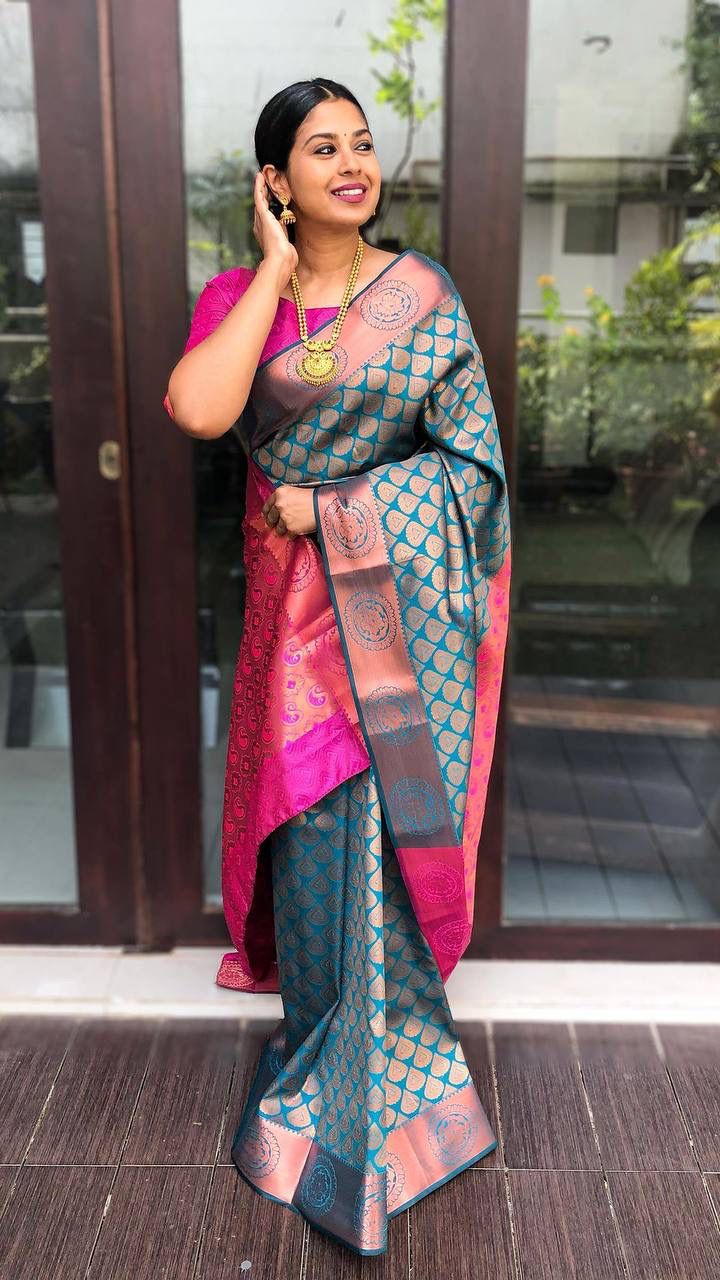 Gleaming Rama Soft Banarasi Silk Saree With Dazzling Blouse Piece