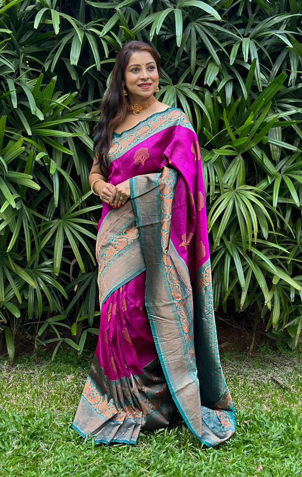 Amiable Purple Soft Banarasi Silk Saree With Moiety Blouse Piece