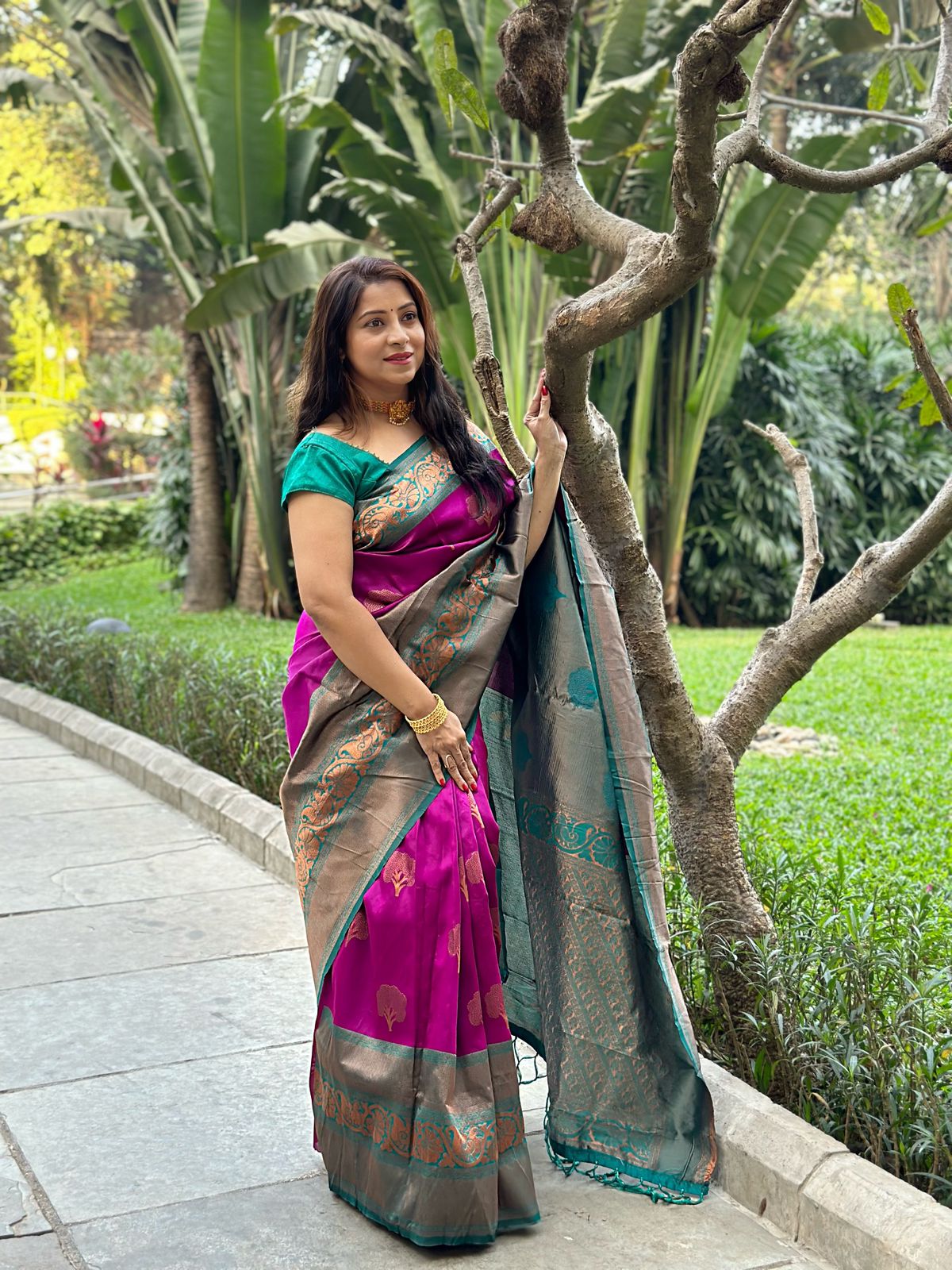 Amiable Purple Soft Banarasi Silk Saree With Moiety Blouse Piece