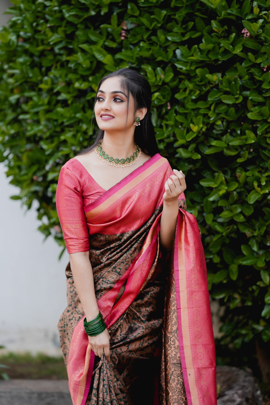 Fragrant Green Soft Banarasi Silk Saree With Artistic Blouse Piece