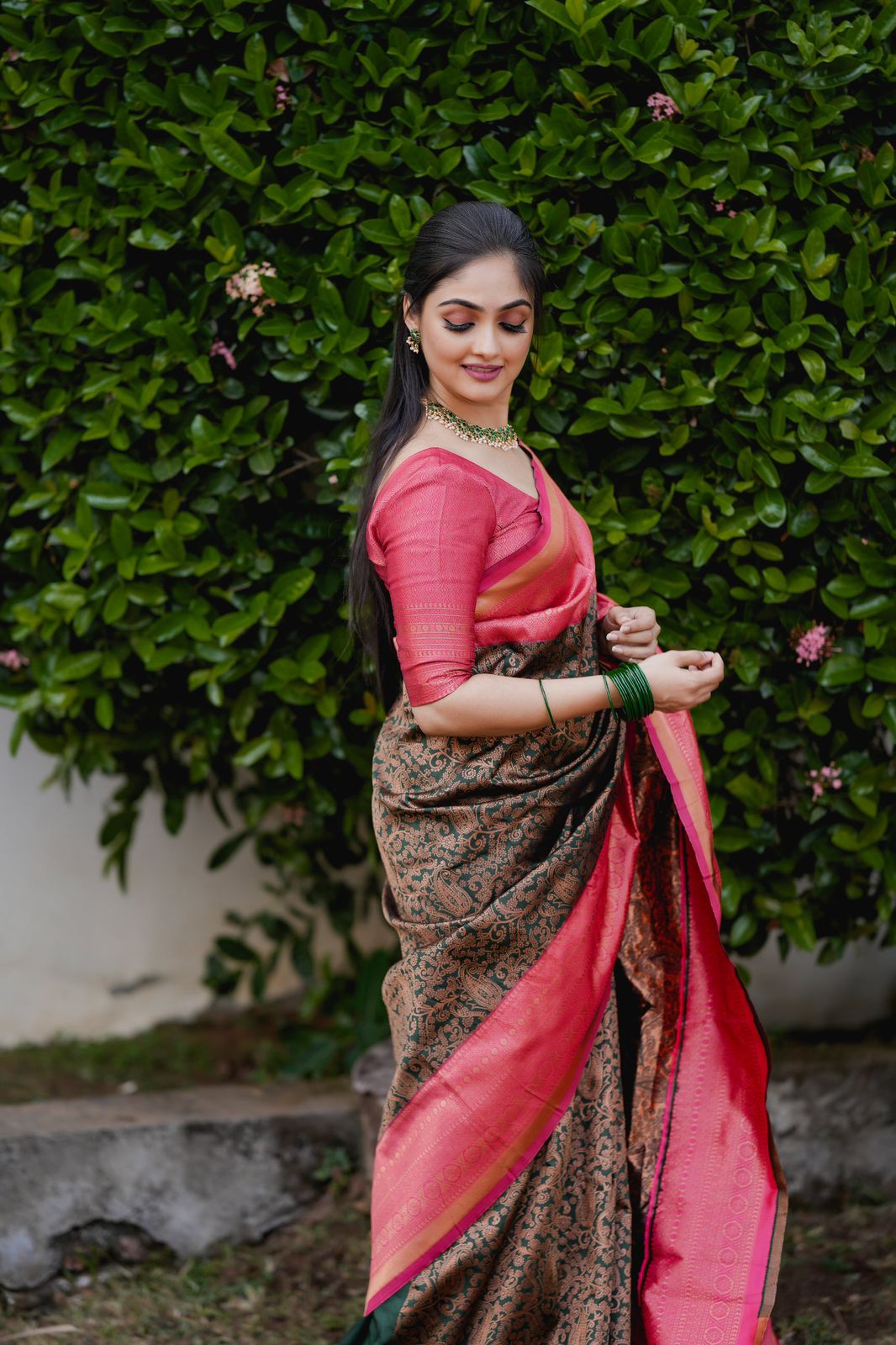 Fragrant Green Soft Banarasi Silk Saree With Artistic Blouse Piece