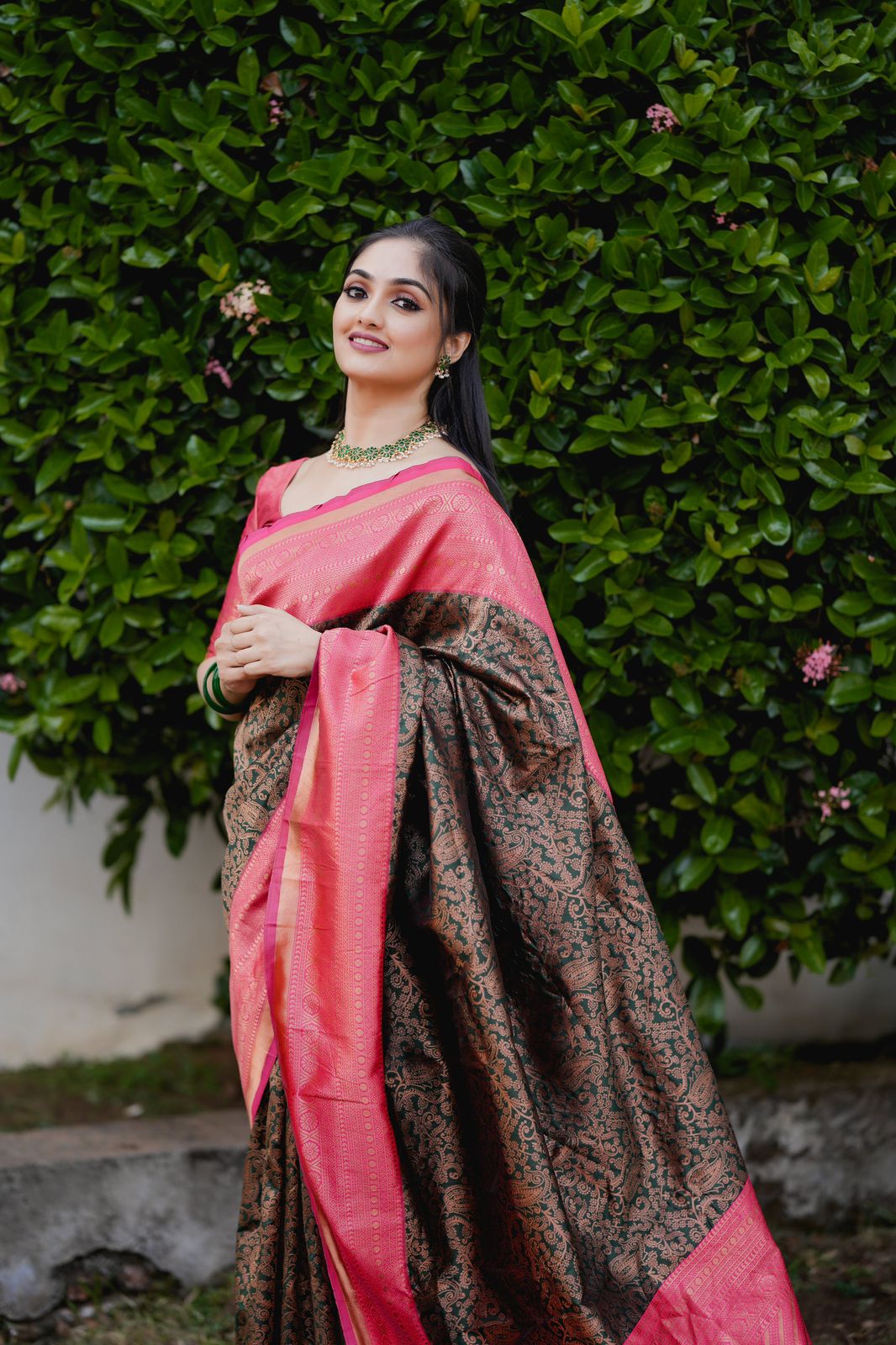 Fragrant Green Soft Banarasi Silk Saree With Artistic Blouse Piece