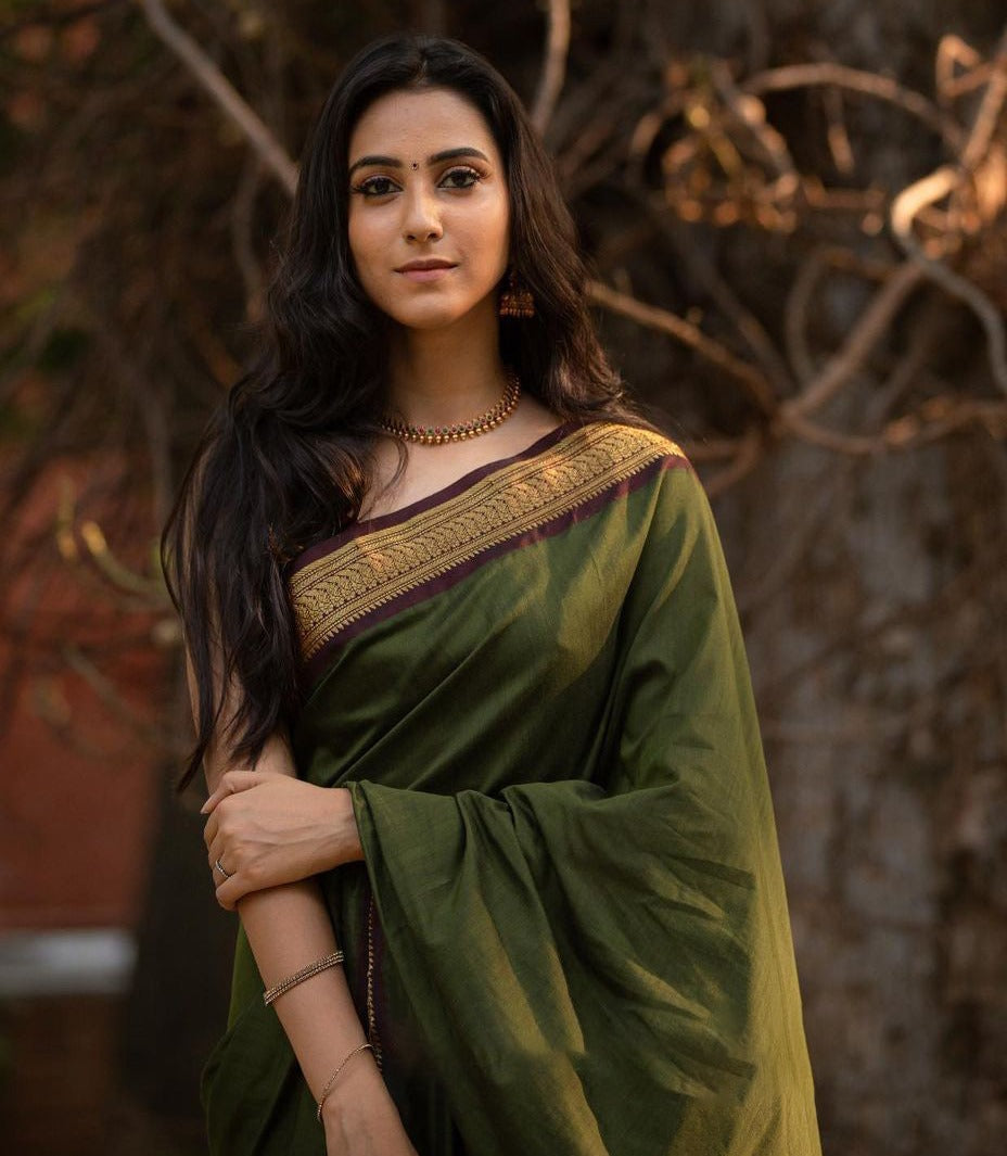 Elaborate Green Soft Banarasi Silk Saree With Proficient Blouse Piece