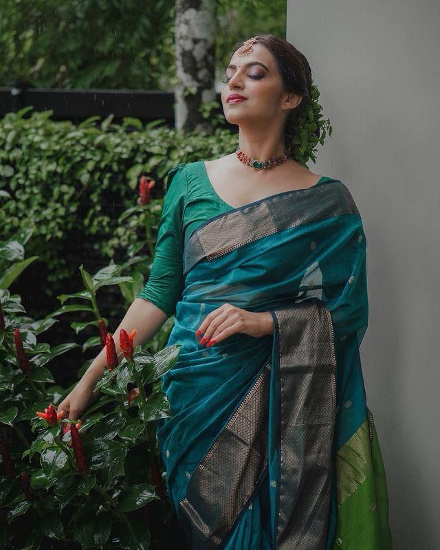 Seraphic Rama Soft Silk Saree With Ravishing Blouse Piece