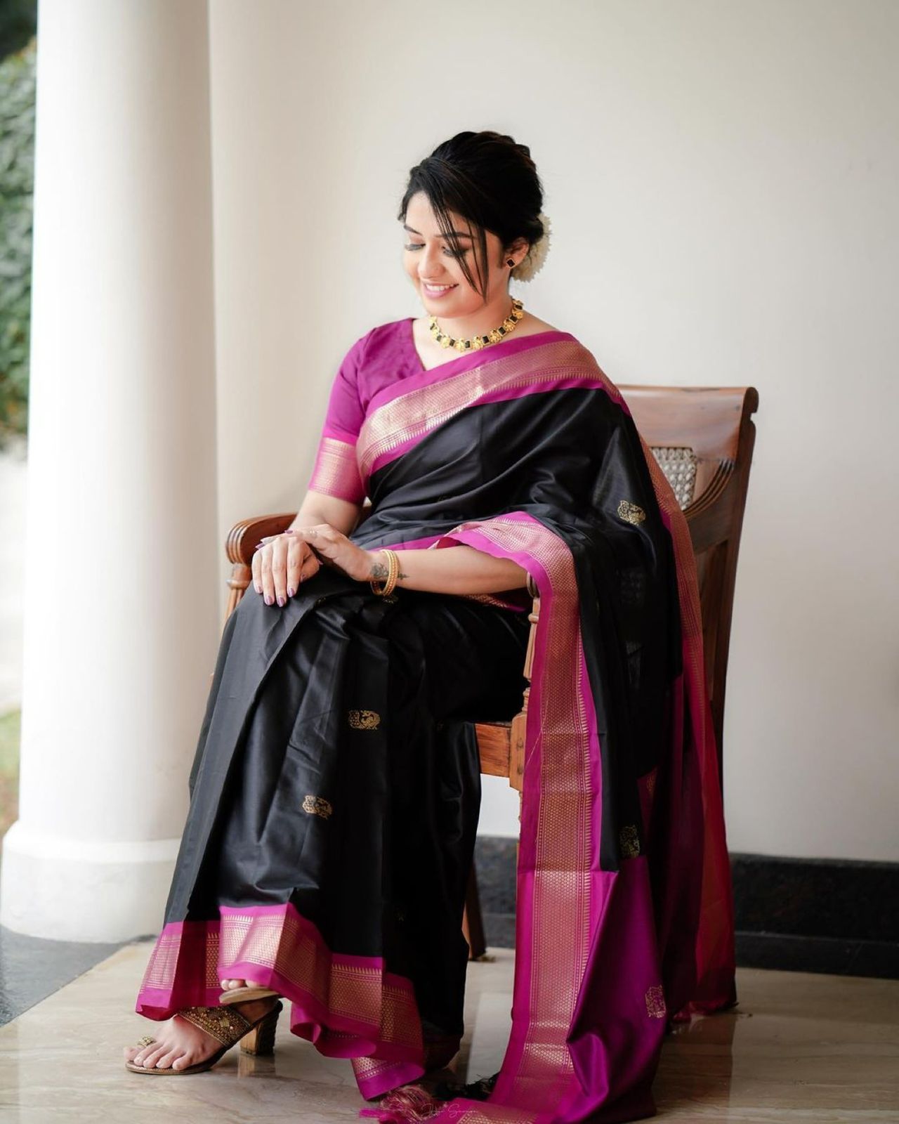 Captivating Black Soft Banarasi Silk Saree With Girlish Blouse Piece