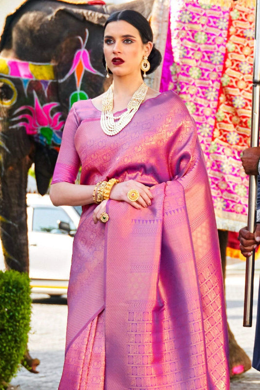 Mesmeric Purple Kanjivaram Silk Saree With Snappy Blouse Piece
