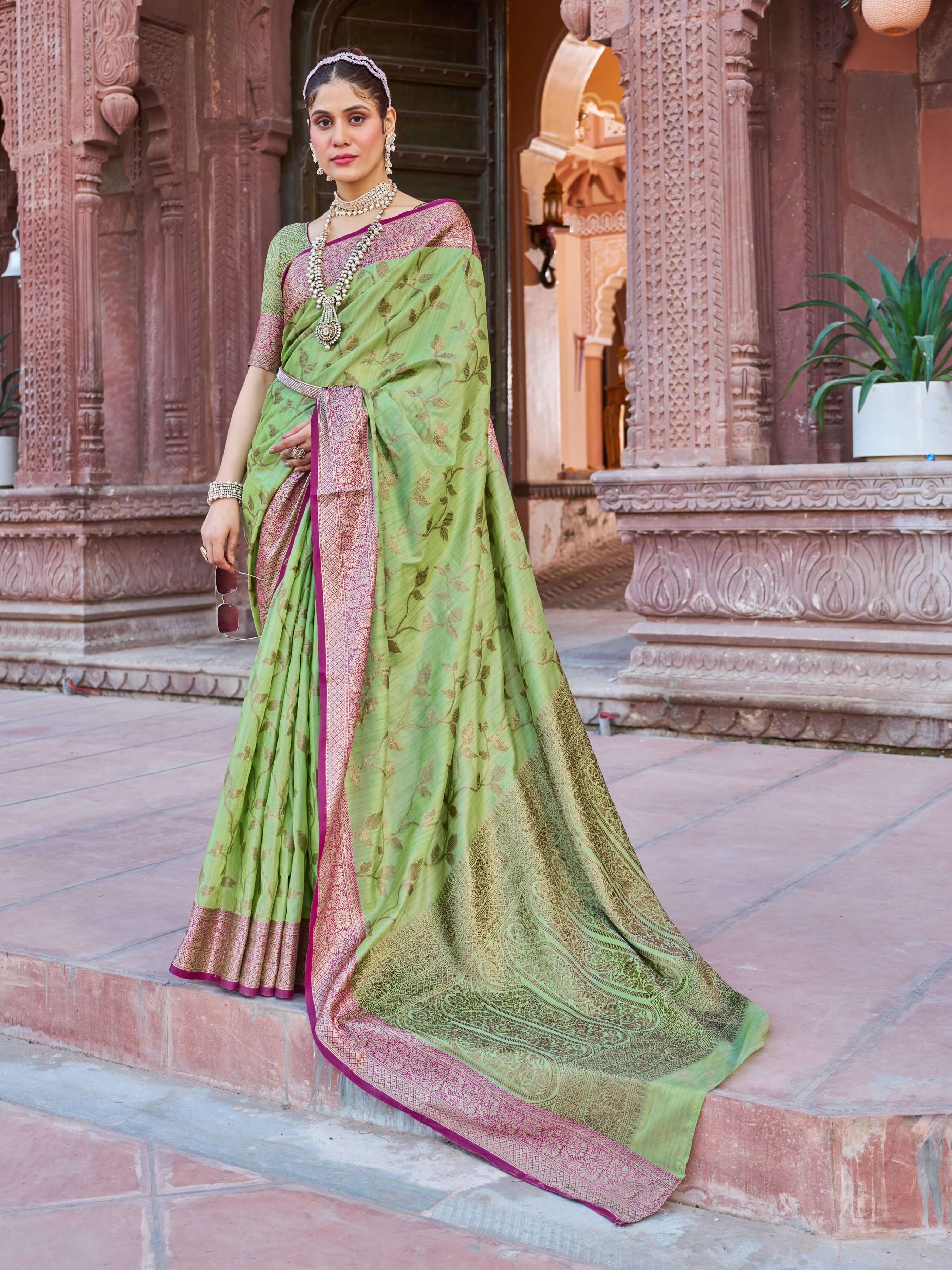 Staggering Green Soft Banarasi Silk Saree With Attractive Blouse Piece