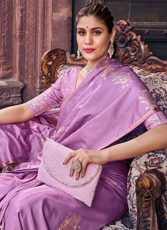 Pretty Lavender Soft Banarasi Silk Saree With Confounding Blouse Piece