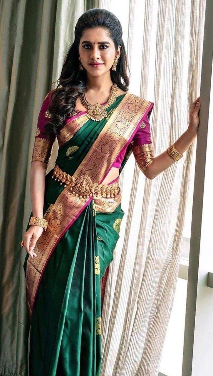 Surpassing extravagant Green Soft Silk Saree With Excellent Blouse Piece