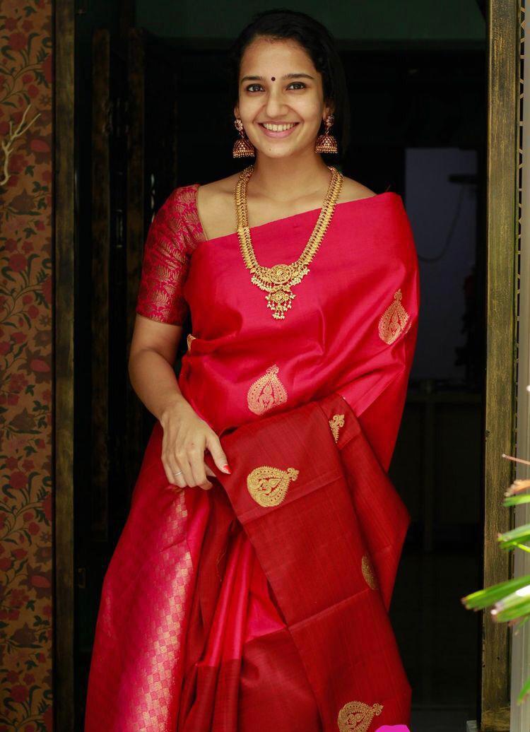 Susurrous Red Soft Banarasi Silk Saree With Dalliance Blouse Piece