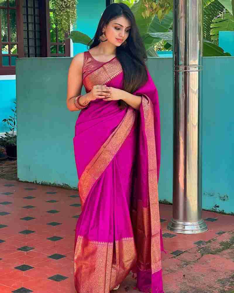 Amazing Dark Pink Soft Silk Saree With Hypnotic Blouse Piece