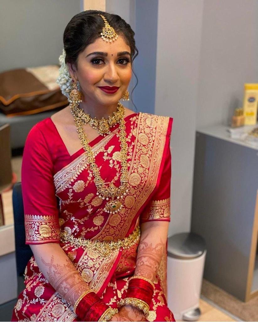 Divine Red Soft Banarasi Silk Saree With Angelic Blouse Piece