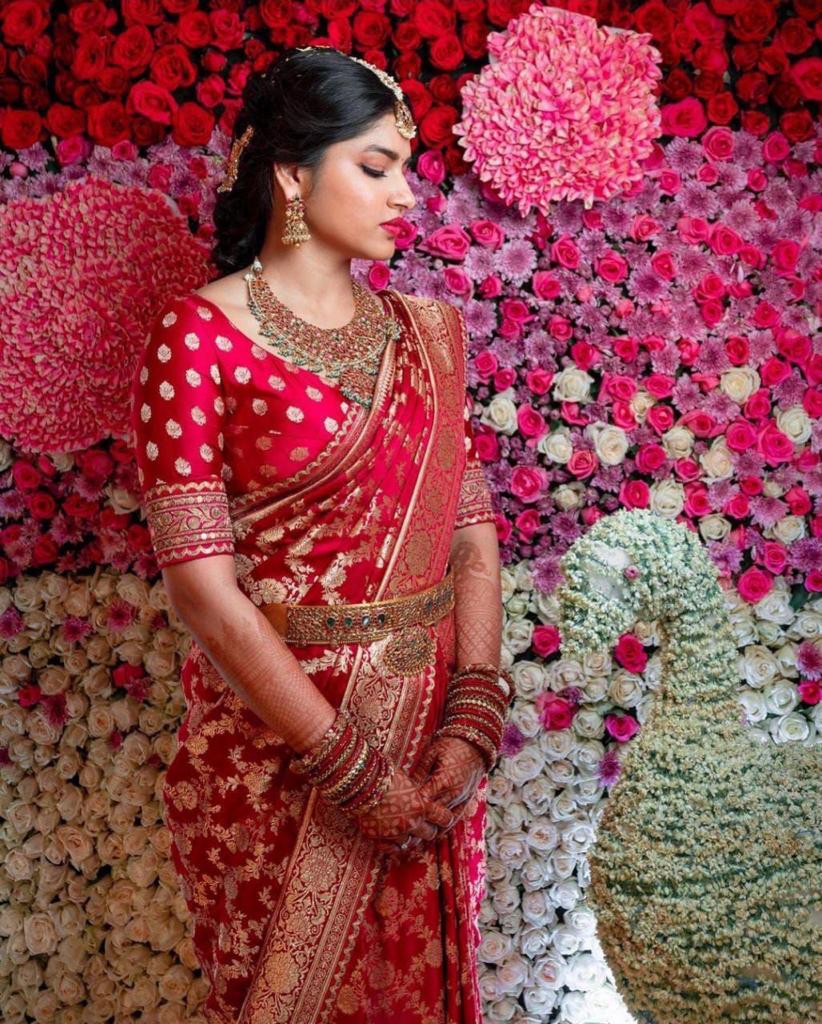 Divine Red Soft Banarasi Silk Saree With Angelic Blouse Piece