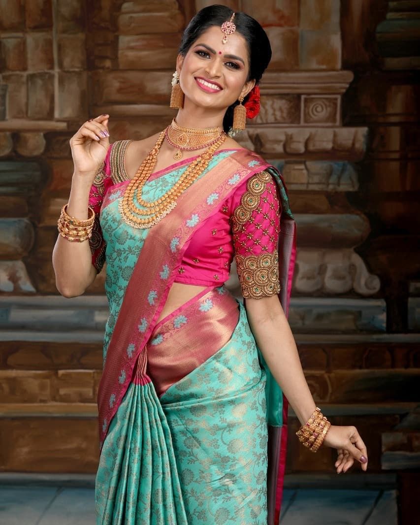 Delectable Sky Soft Silk Saree With Fancifull Blouse Piece