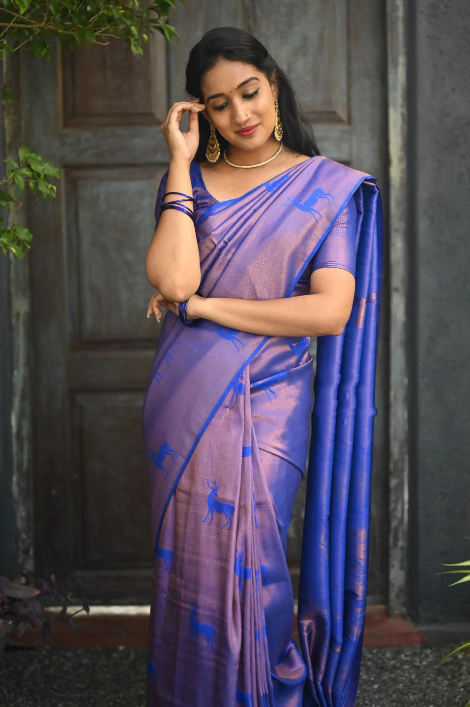 Snappy Royal Blue  Soft Silk Saree With Smashing Blouse Piece