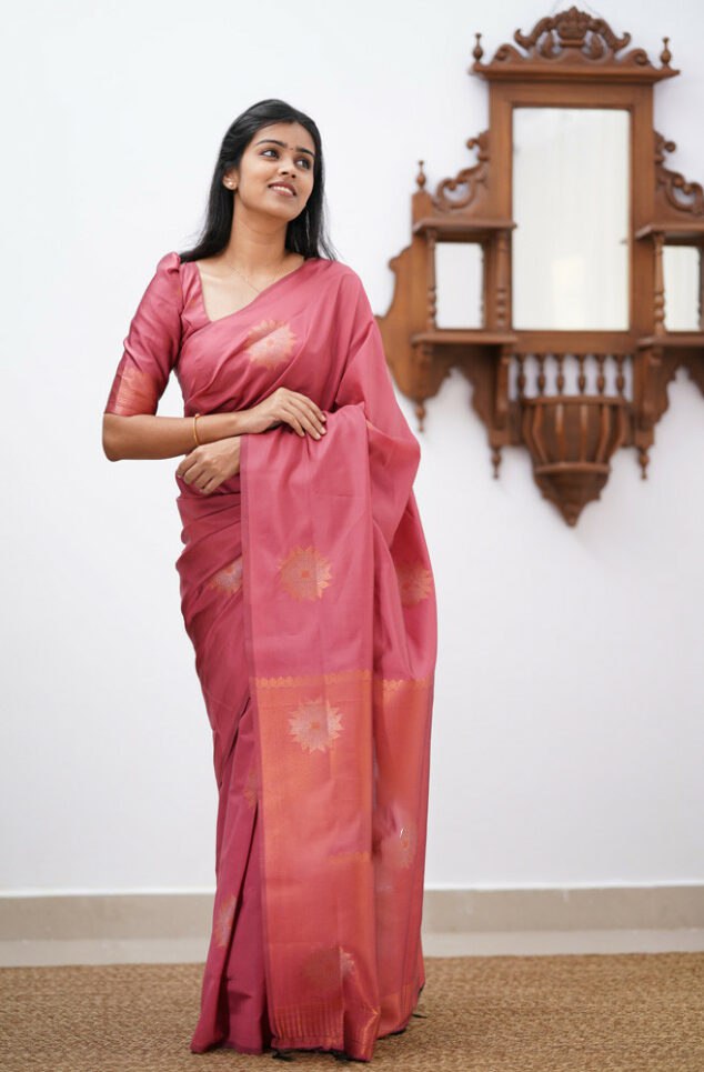 Mesmerising Pink Soft Silk Saree With Skinny Blouse Piece