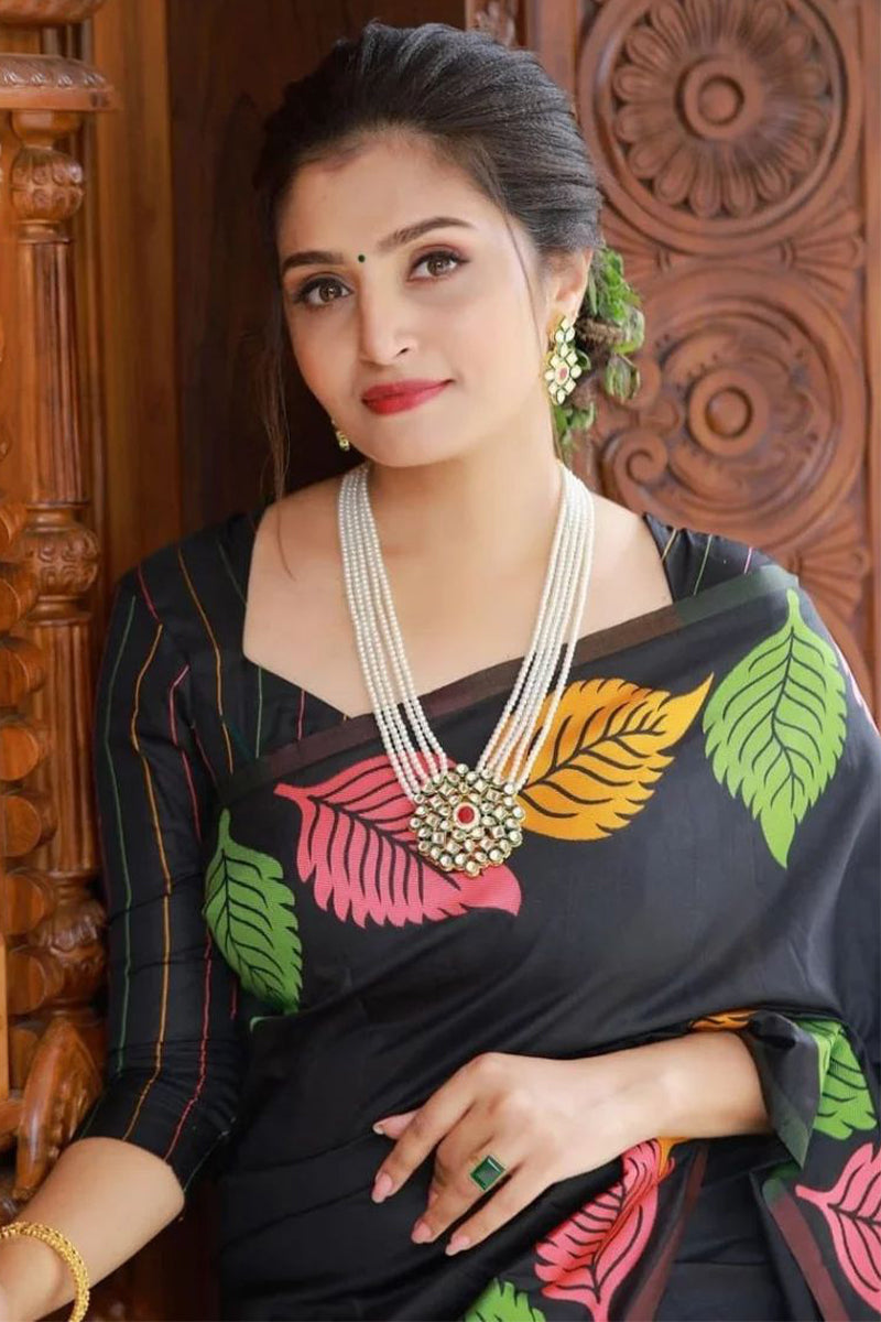 Exceptional Black Soft Silk Saree With Beautiful Blouse Piece