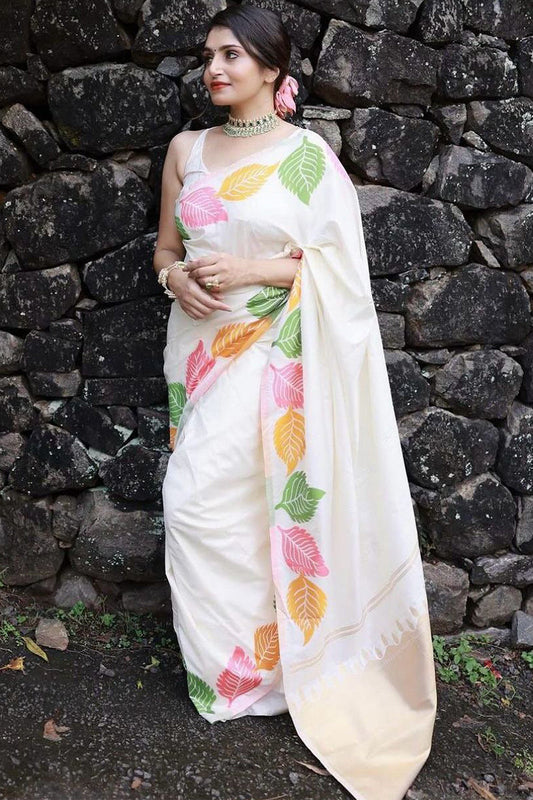 Glorious White Soft Silk Saree With Engrossing Blouse Piece