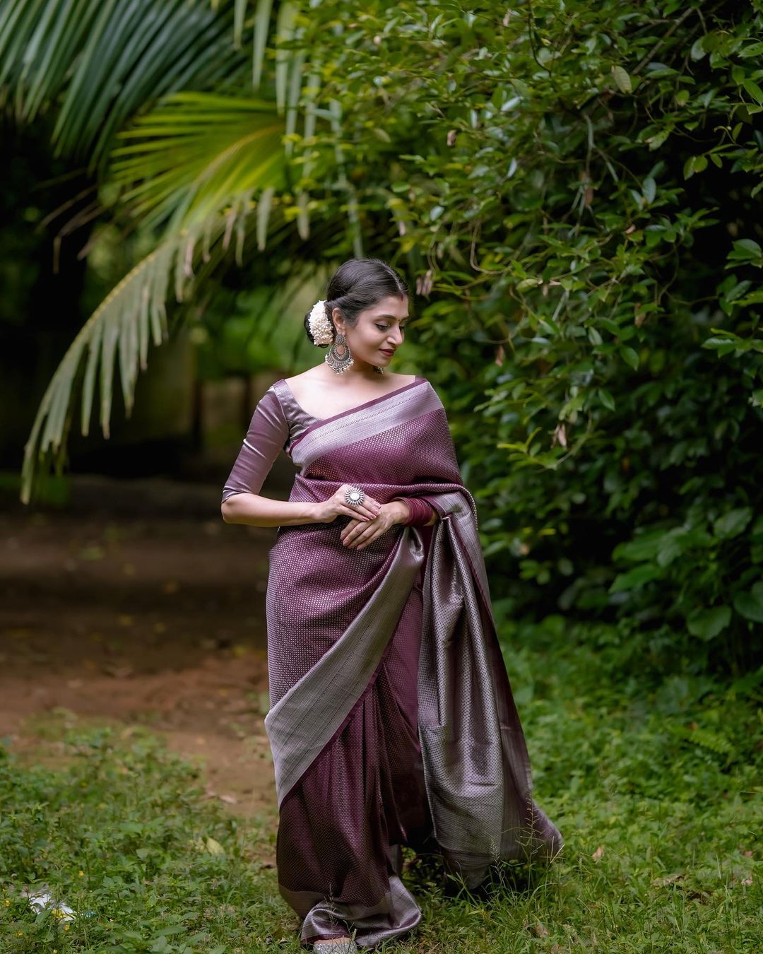 Desultory Brown Soft Kanjivaram Silk Saree With Diaphanous Blouse Piece