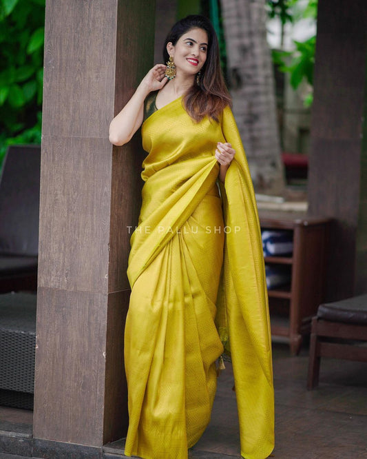 Divine Yellow Soft Silk Saree with Excellent Blouse Piece