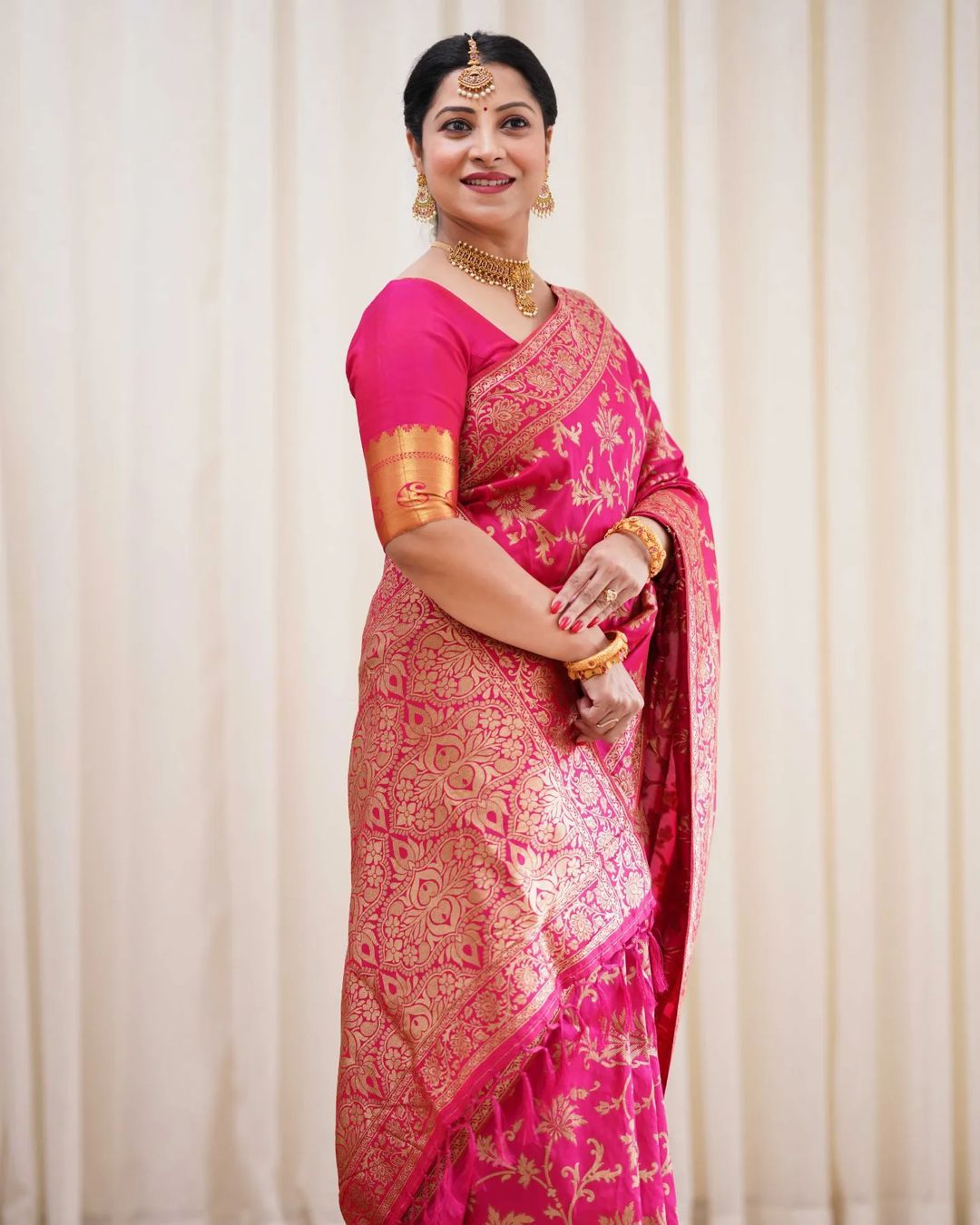 Denouement Dark Pink Soft Banarasi Silk Saree With Prodigal Blouse Piece