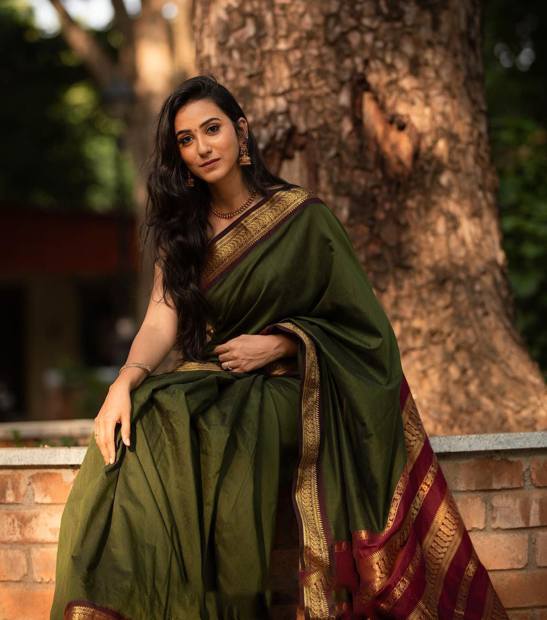 Elaborate Green Soft Banarasi Silk Saree With Proficient Blouse Piece