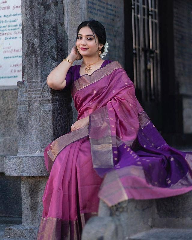 Whimsical Lavendor Soft Silk Saree With Scrupulous Blouse Piece