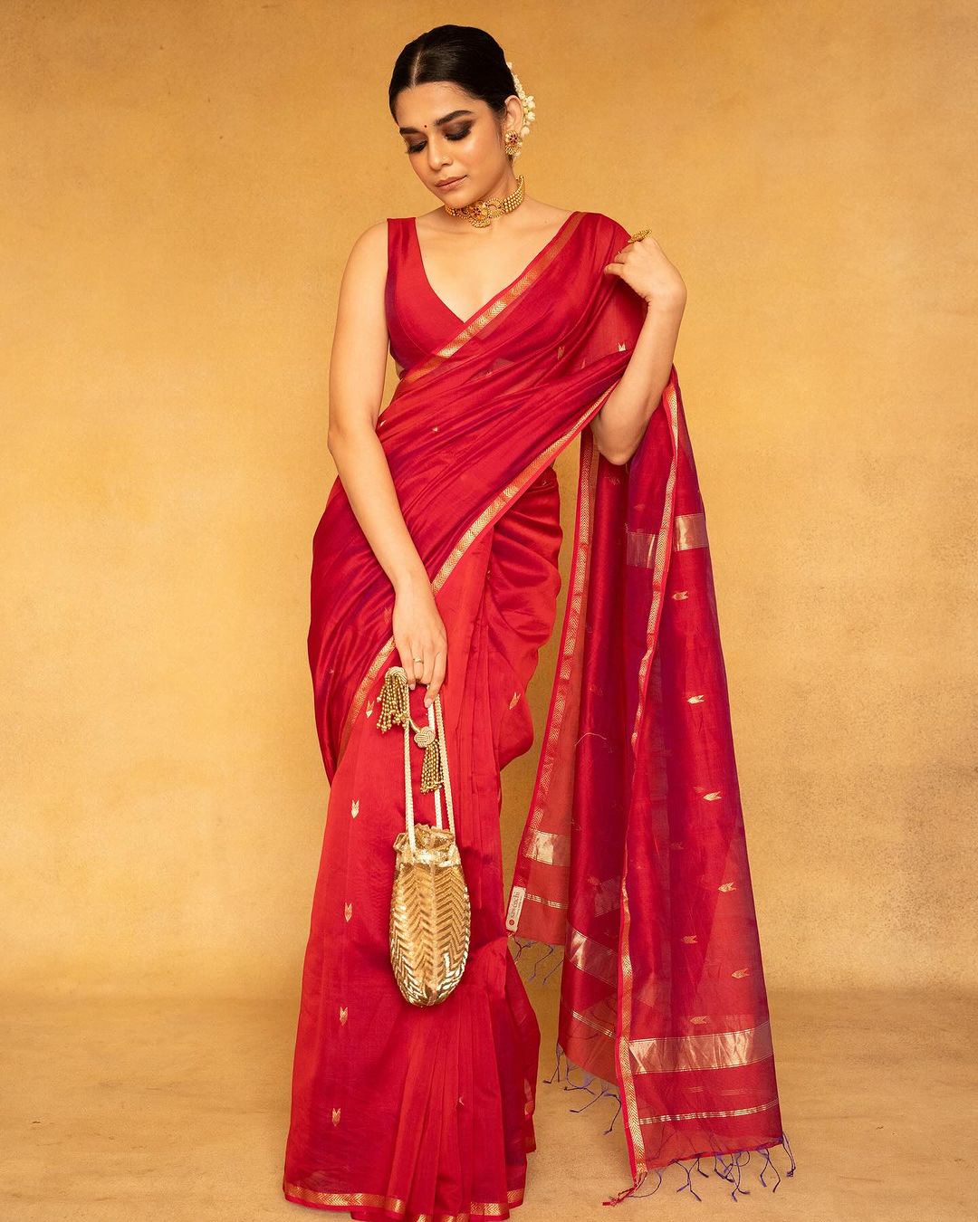 Splendiferous Red Cotton Silk Saree With Assemblage Blouse Piece