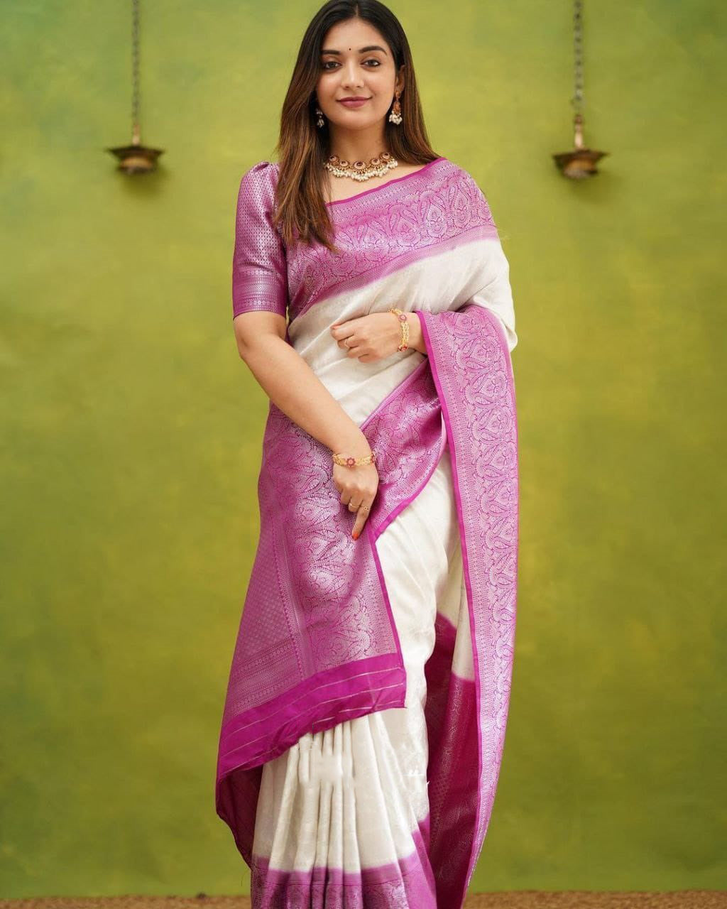 Unequalled White Soft Silk Saree With Engaging Blouse Piece