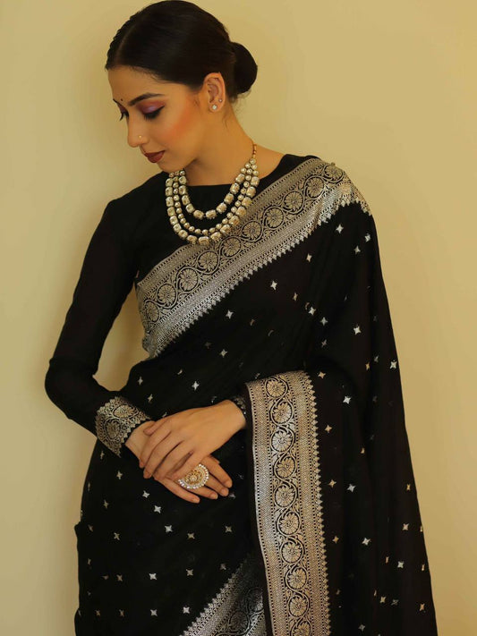 Fugacious Black Cotton Silk Saree With Sizzling Blouse Piece