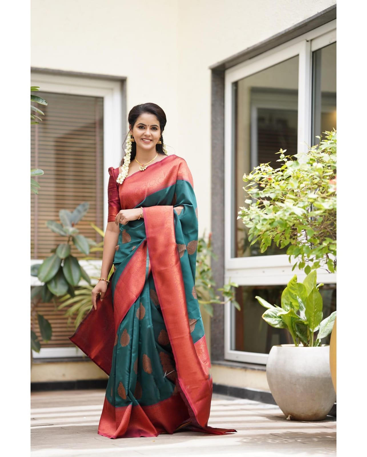 Imbrication Rama Soft Silk Saree With Artistic Blouse Piece