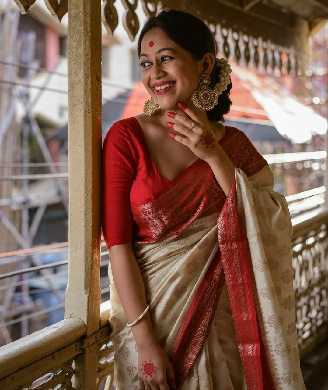 Splendorous Beige Soft Banarasi Silk Saree With Bucolic Blouse Piece