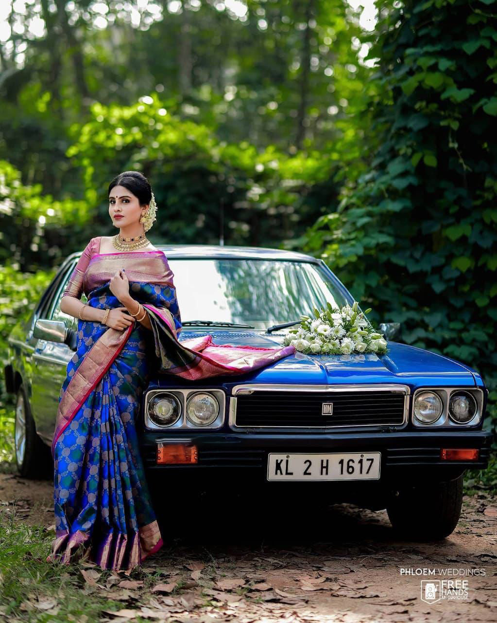 Elegant Blue Soft Banarasi Silk Saree With Pleasant Blouse Piece