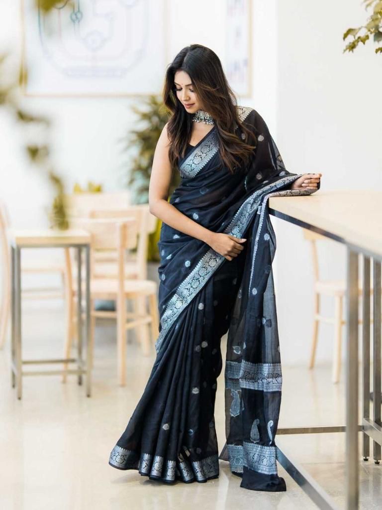 Arresting Black Soft Silk Saree With Artistic Blouse Piece