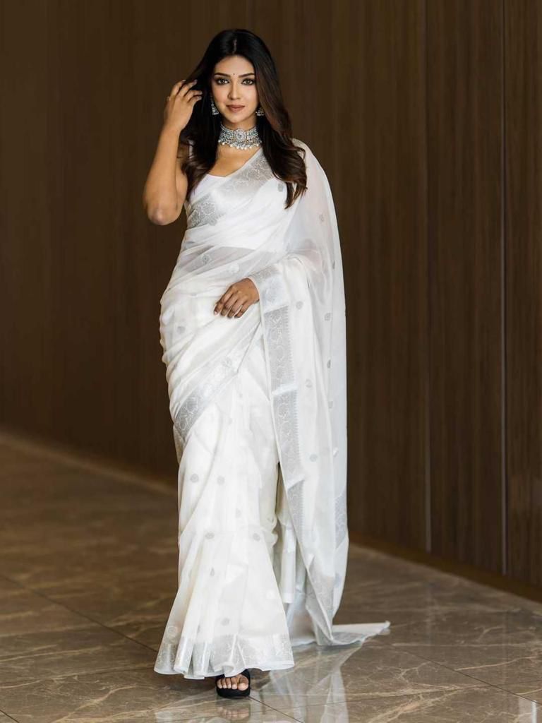 Bewitching White Soft Silk Saree With Cynosure Blouse Piece