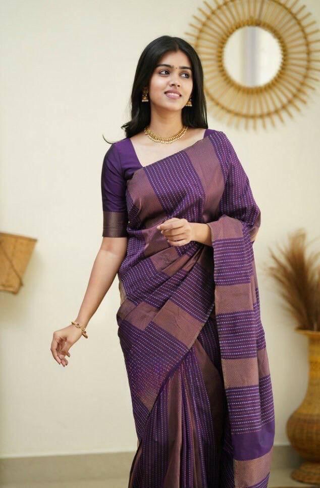 Evocative Purple Soft Silk Saree With Moiety Blouse Piece