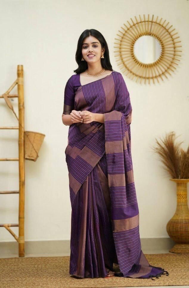 Evocative Purple Soft Silk Saree With Moiety Blouse Piece