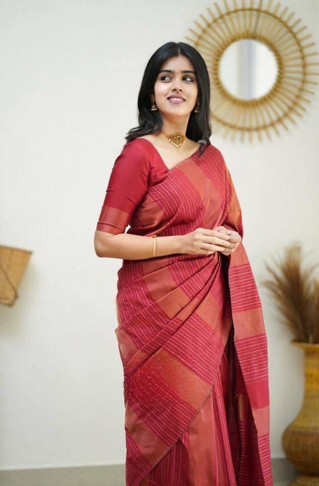 Pleasurable Red Soft Silk Saree With Twirling Blouse Piece