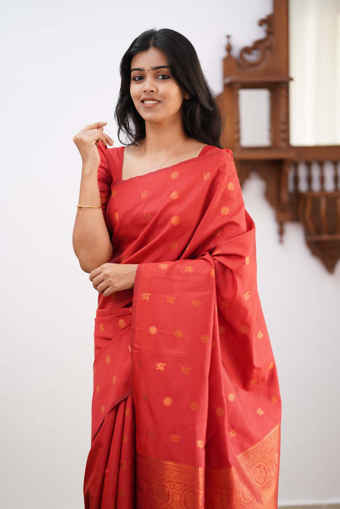 Staring Red Soft Silk Saree With Deserving Blouse Piece