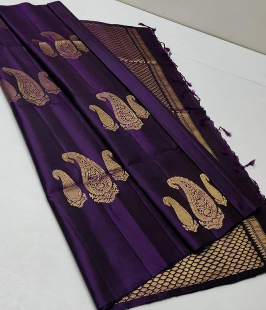 Snappy Purple Soft Silk Saree With Incomparable Blouse Piece