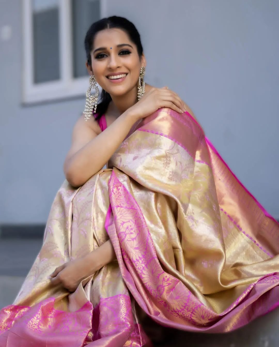 Sophisticated Beige Soft Silk Saree With Staggering Blouse Piece